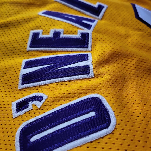 SIGNED - JSA CERTIFIED - SHAQUILLE O'NEILS JERSEY - Picture 7 of 10
